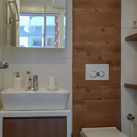 X Duplex With A Lake View *